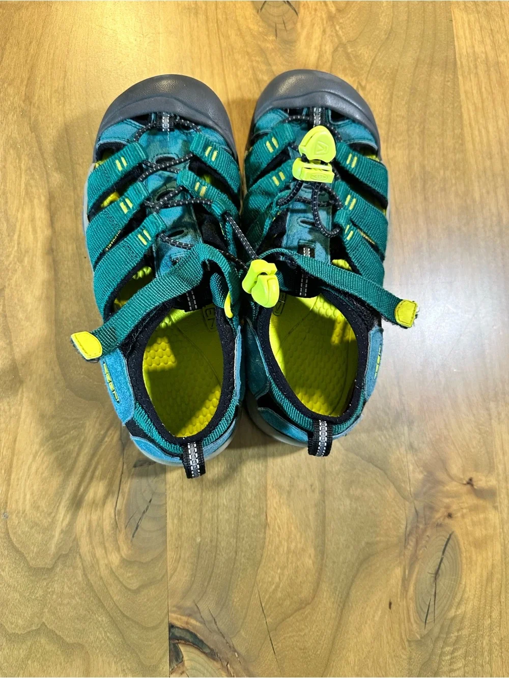 KEEN Seacamp II CNX Youth 4 Water Hiking Sandals Teal Lime EU 36